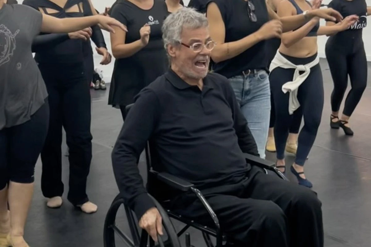 Carlinhos de Jesus revela diagnóstico e explica cadeira de rodas
