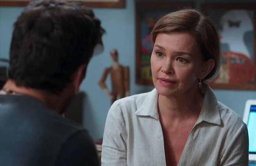 Um ano após deixar Globo, Júlia Lemmertz diz que a “TV ficou careta”