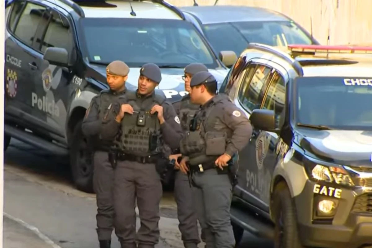 Homem mantém 2 reféns na zona leste de SP. Criança é uma das vítimas