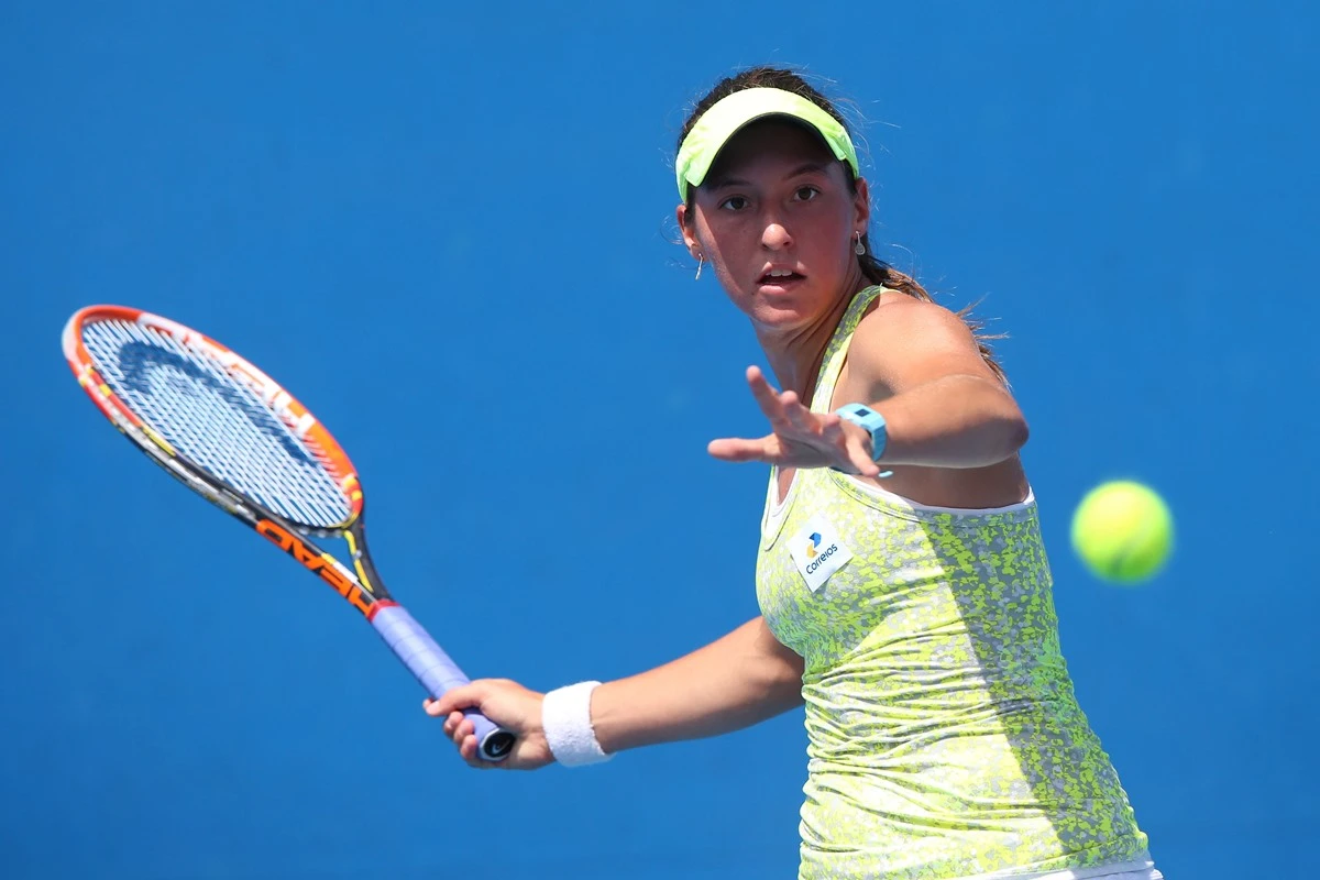 Stefani e Babos vencem na estreia e vão às oitavas em Cincinnati