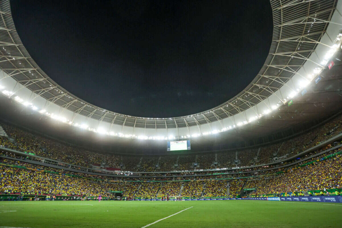 Triunfo da Seleção no DF marca recorde de público da Arena BRB