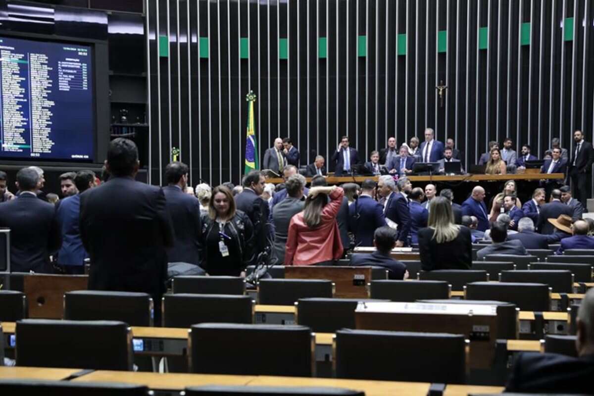 Câmara aprova urgência do PLP que regulamenta as emendas parlamentares