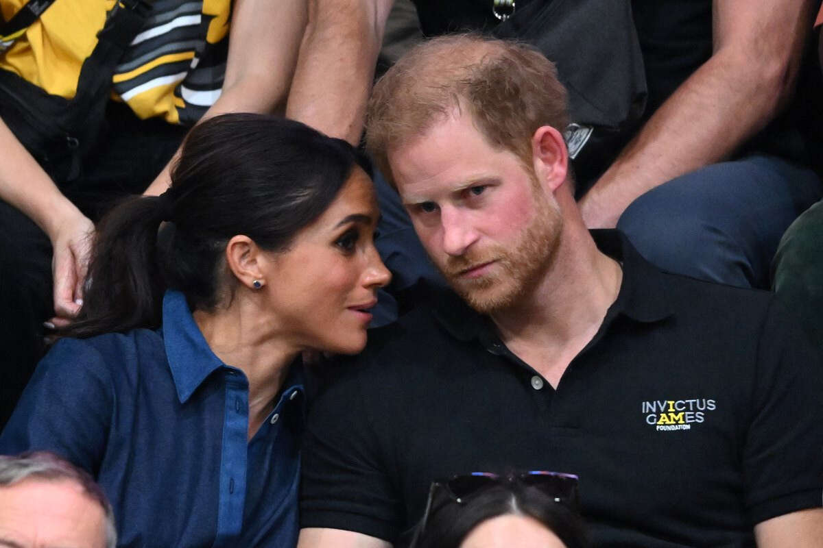 Meghan teria feito “lavagem cerebral” no príncipe Harry, afirma fonte