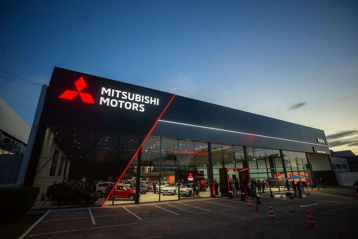 Mitsubishi reinaugura loja em Brasília e apresenta novos modelos