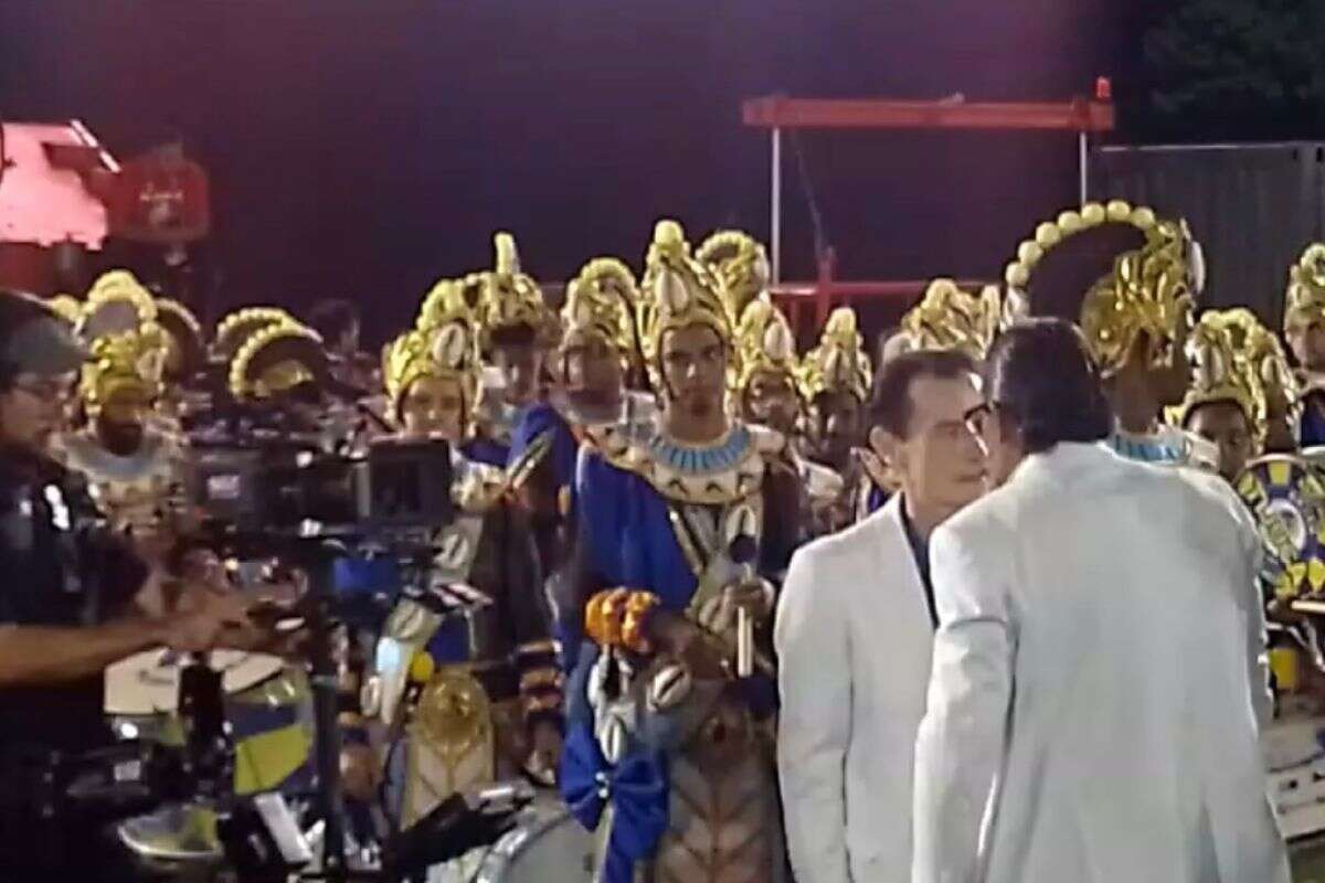 Vídeo: equipe de Volta por Cima grava cena em desfile na Sapucaí