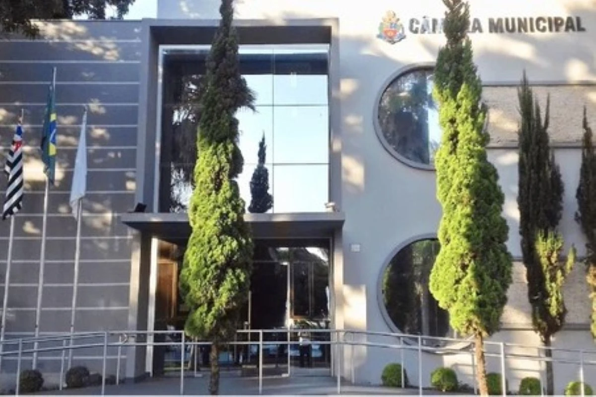 Câmara de Vereadores tem concurso aberto com salários de R$ 11 mil