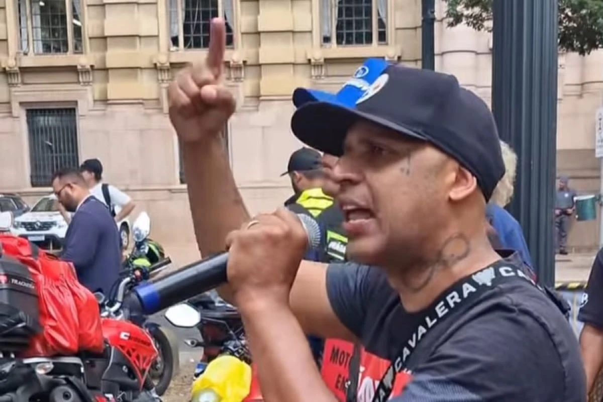 MP denuncia motoboy que mandou Tarcísio e Olim “enfiarem chip no rabo”