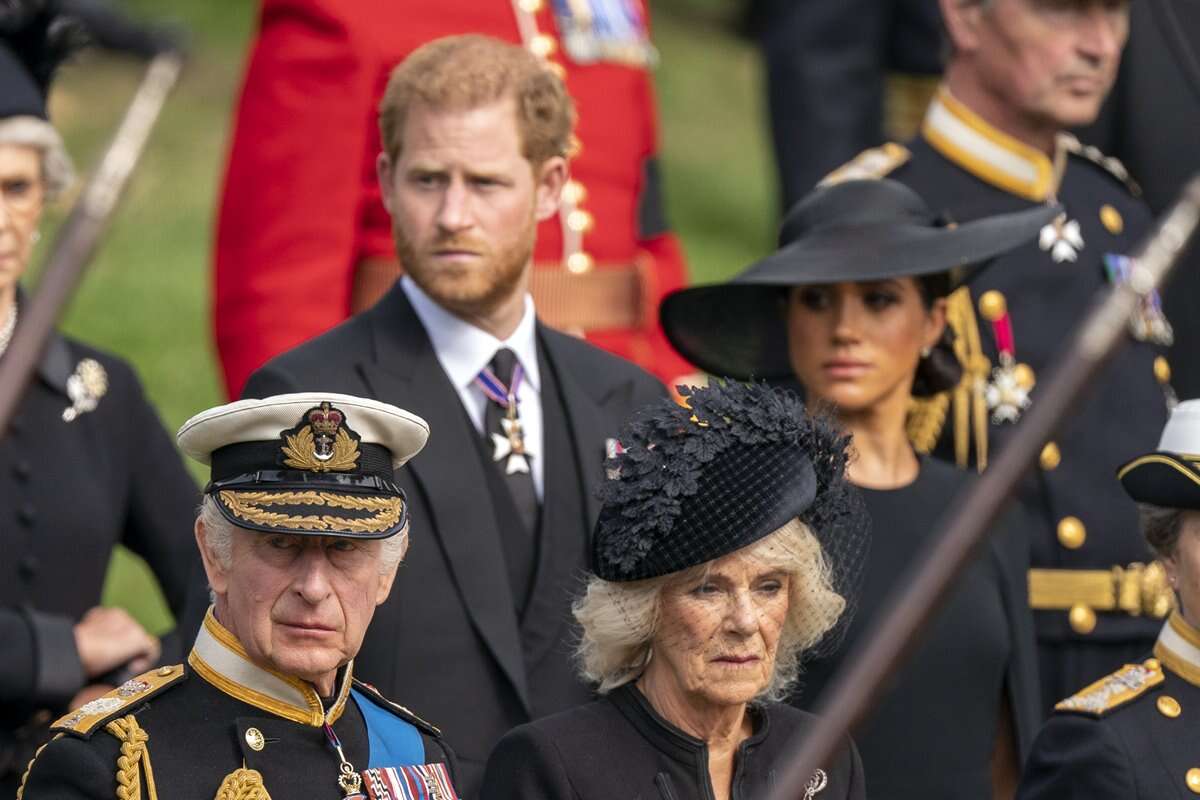 Rainha Camilla não quer Meghan no funeral do rei Charles, diz jornal