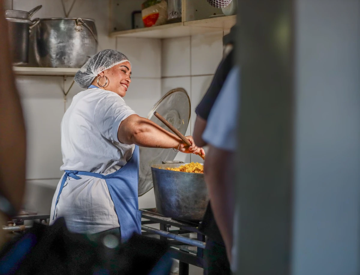 A união que leva comida à mesa de comunidades carentes