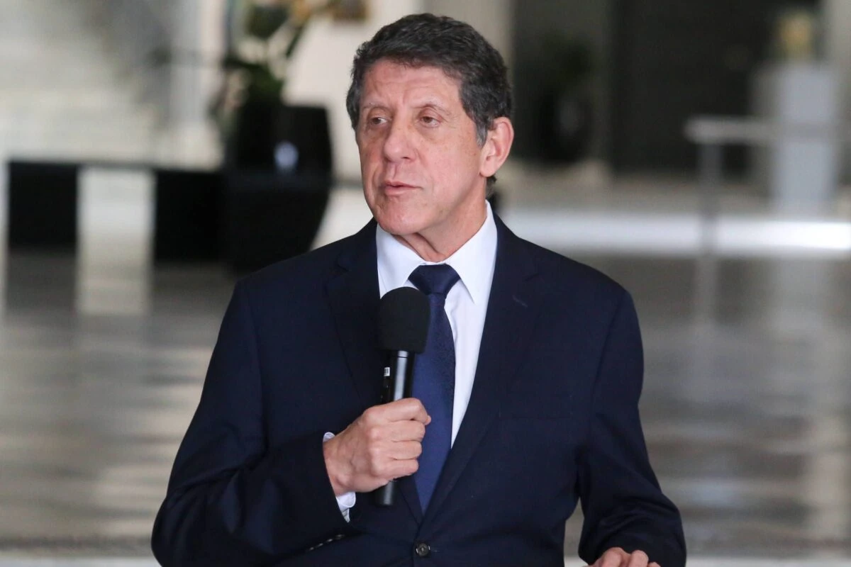 Resistência Antimicrobiana: Educa Talks debate riscos e prevenções