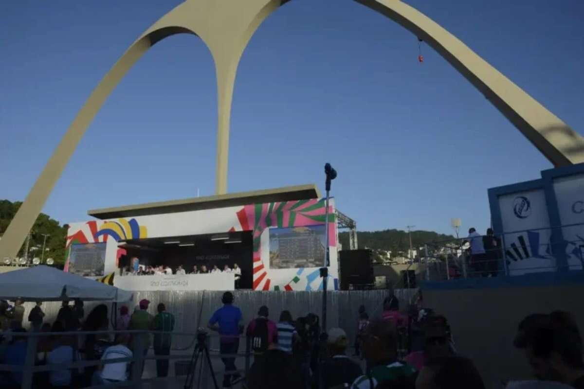 Veja que horas começa a apuração do desfile das escolas de samba do RJ