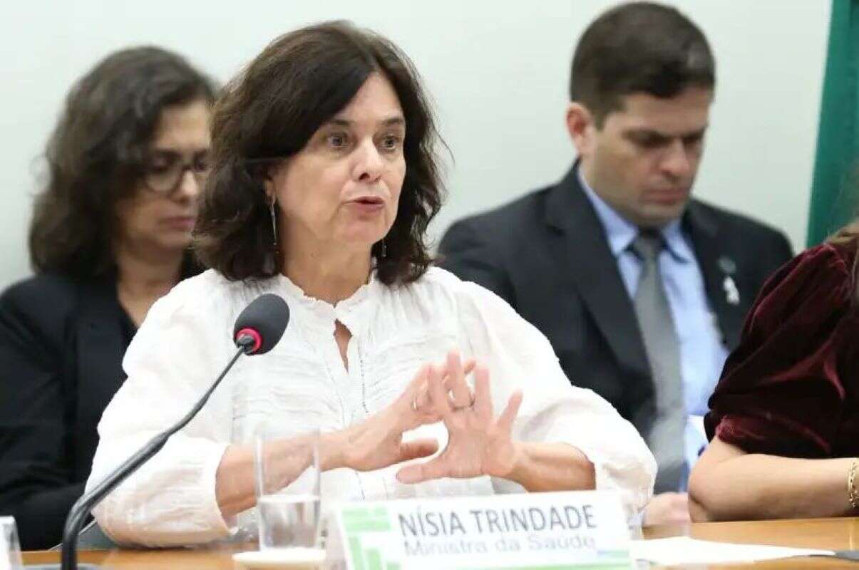 Transplantes com HIV: Nísia promete “toda assistência” aos afetados