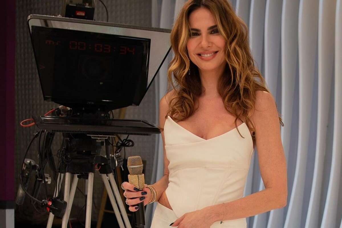 “Rica”: Luciana Gimenez diz que quer vender triplex em SP. Veja fotos