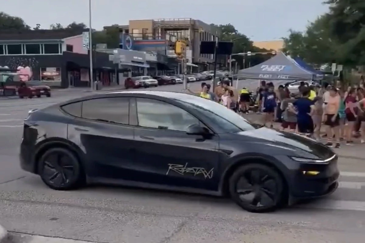 Vídeo: robotaxi circula pelas ruas do Texas sem ninguém na direção