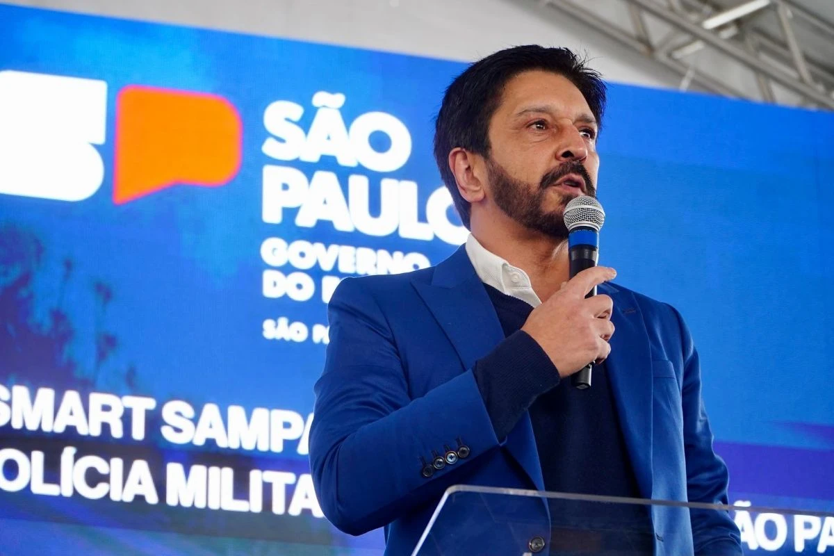 Nunes quer câmeras chinesas com 20 km de alcance ao redor de favelas