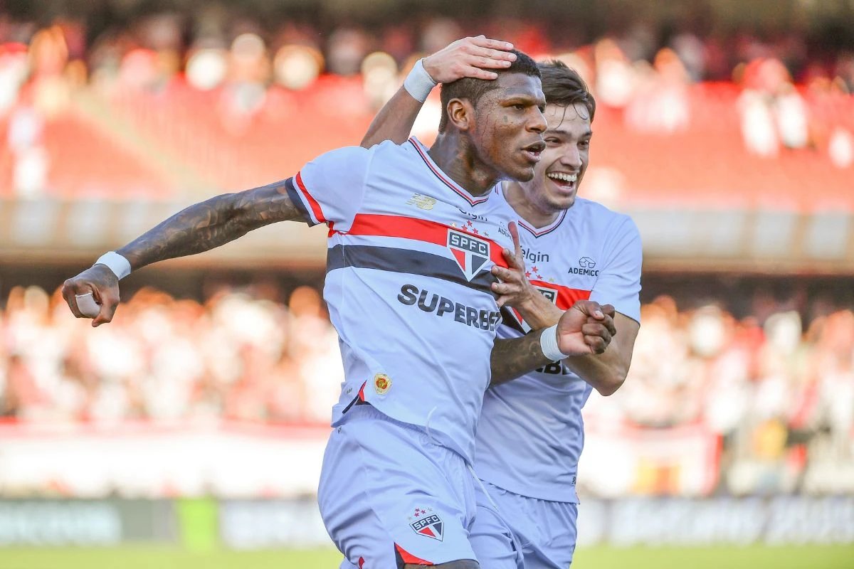São Paulo vence Fluminense por 3 x 1 e alcança quatro jogos sem perder