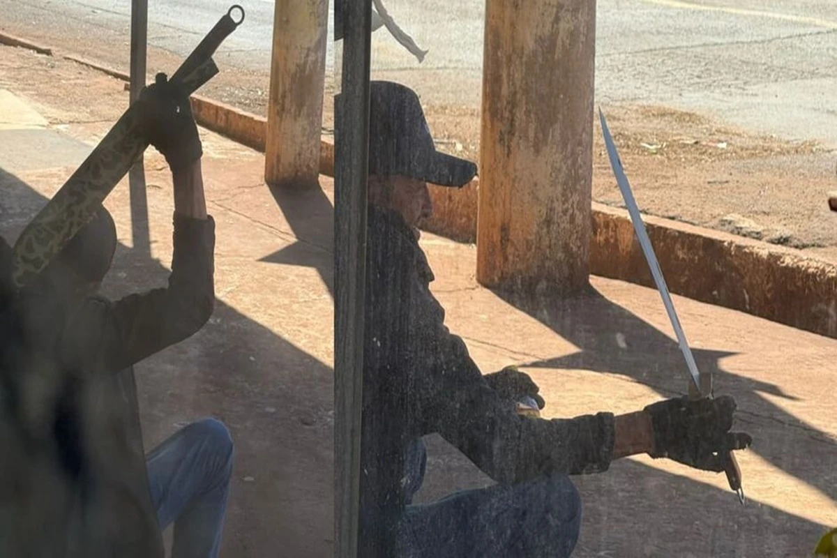 Homem com “espada samurai” é preso ao ameaçar pessoas em parque de MS