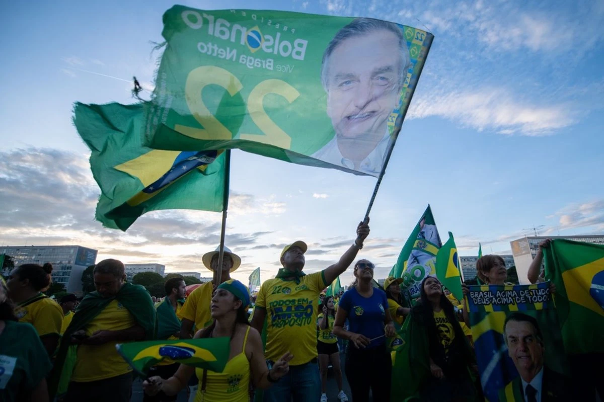 Os pascácios se divertem (por André Gustavo Stumpf)