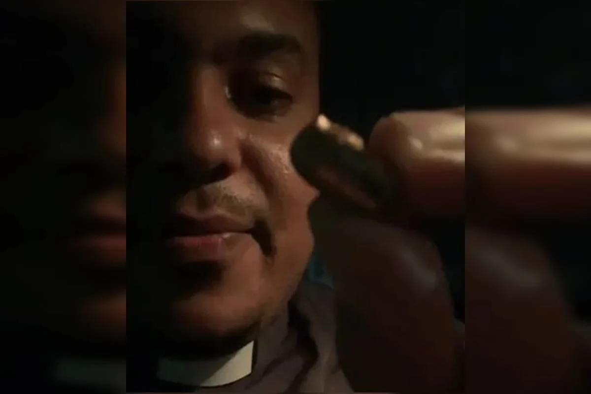 Padre tem carro atingido por tiros pela segunda vez; assista ao vídeo