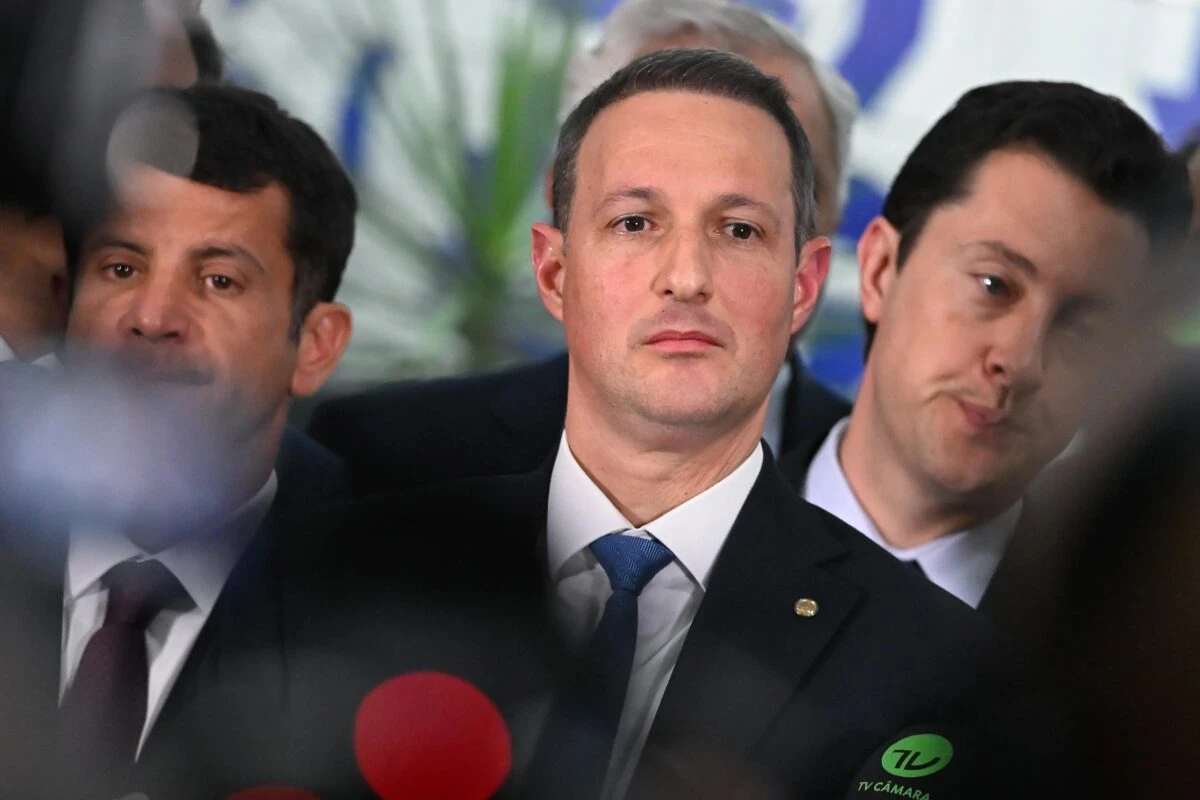 Derrite reage a críticas contra versão de relatório que limitava ação da PF