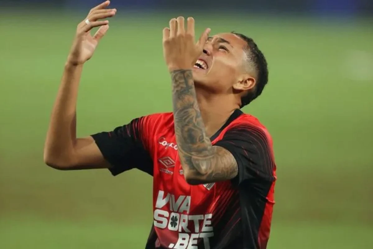 Cruzeiro anuncia contratação de joia do Athletico-PR