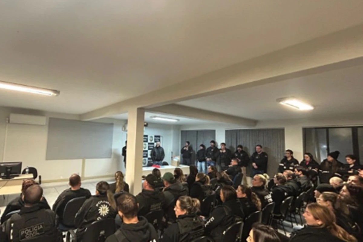 Criminosos movimentam R$ 320 milhões extorquindo mulheres com nudes