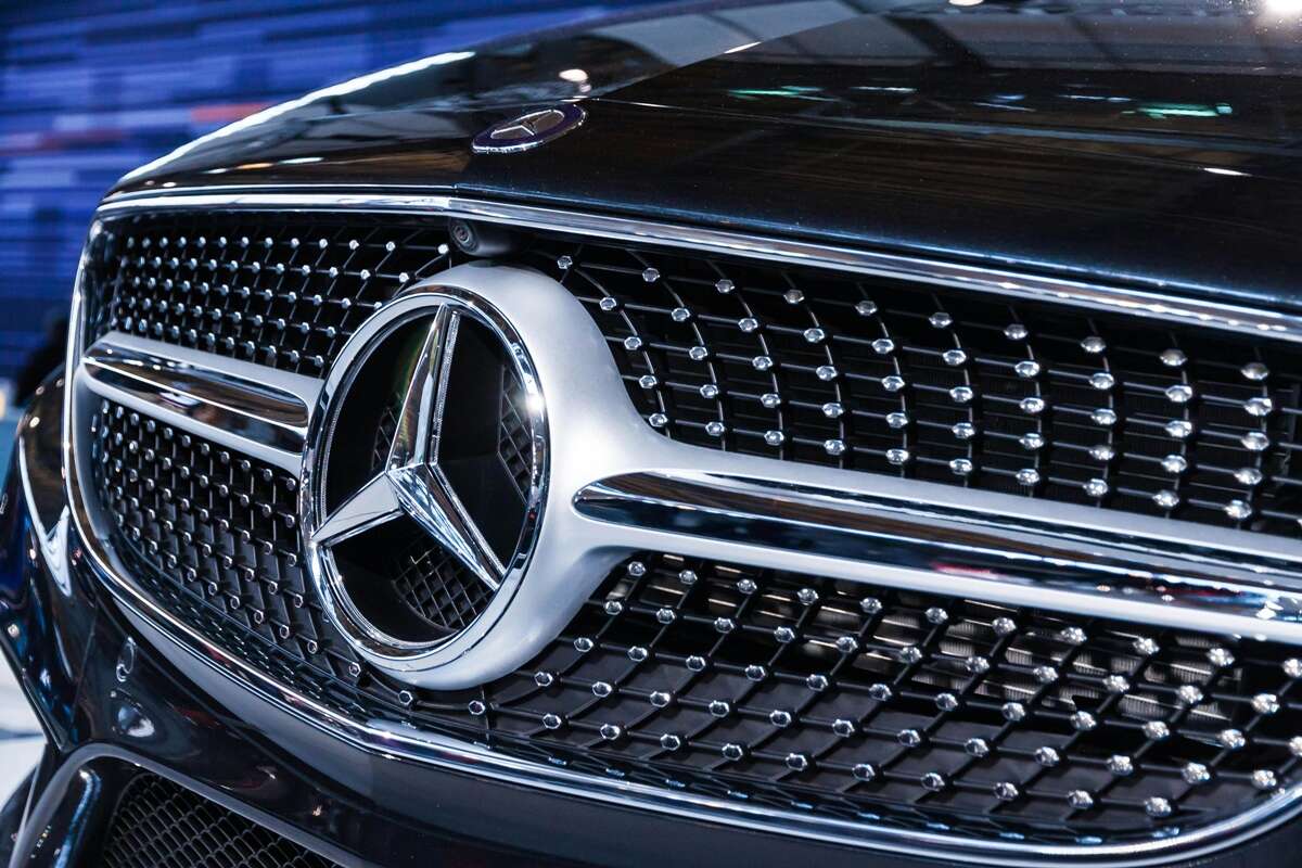 Mercedes, Volvo, Dodge: os carrões que passaram pelo picareta da Cidade do Automóvel