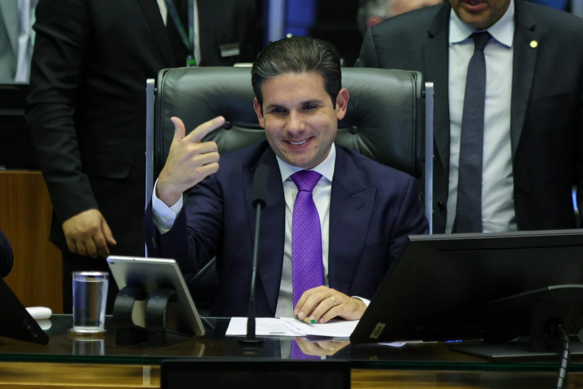MP pede que TCU apure indícios de rachadinha em gabinete de Hugo Motta