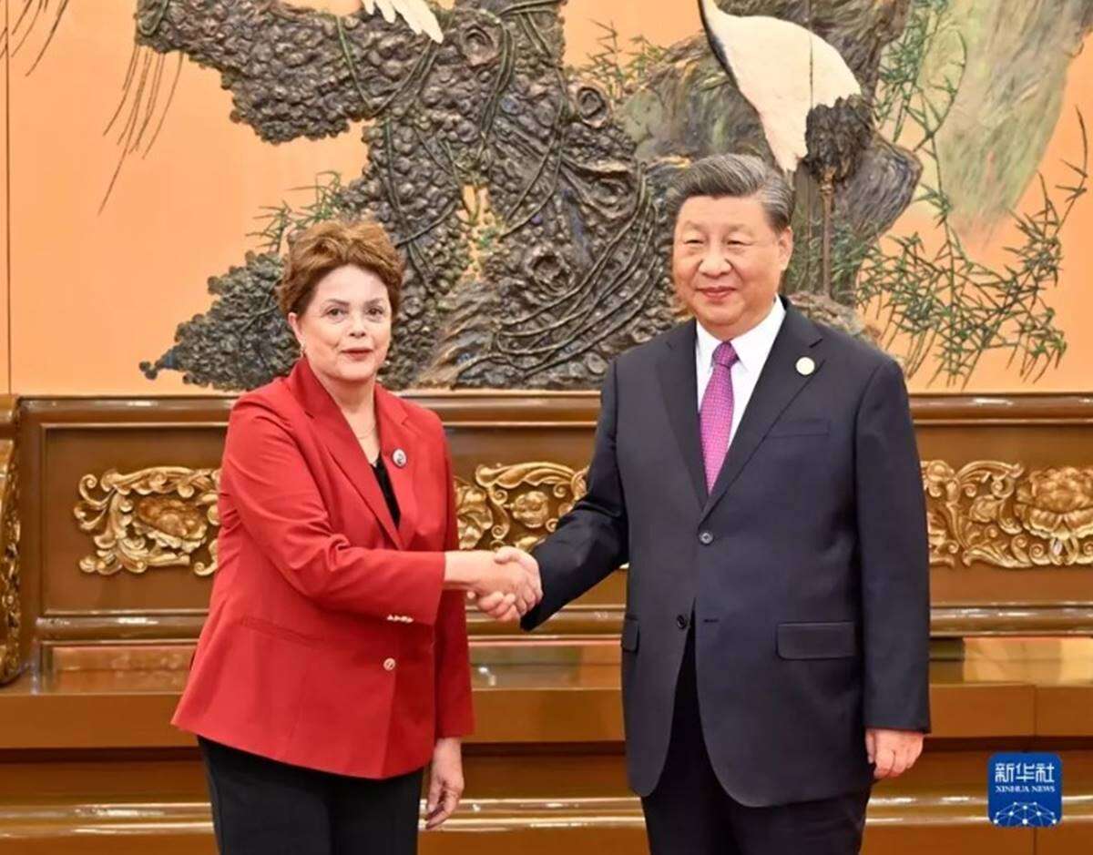 Xi Jinping condecora Dilma com a mais alta honraria da China