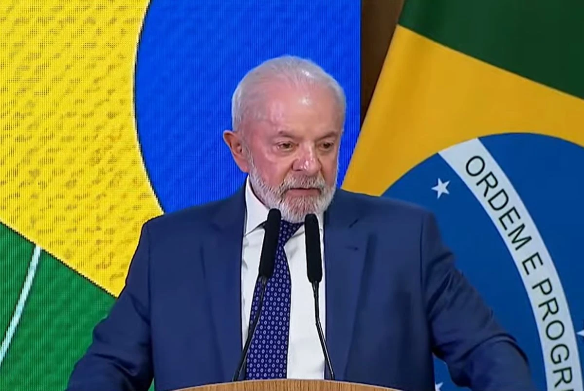 Lula critica bloqueio dos EUA a Cuba: “Deixe os cubanos em paz”