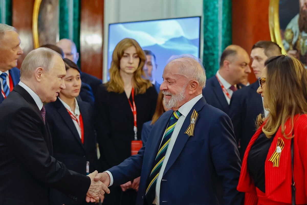 Após ligação com Lula, Putin avalia como “positiva” reunião com Trump