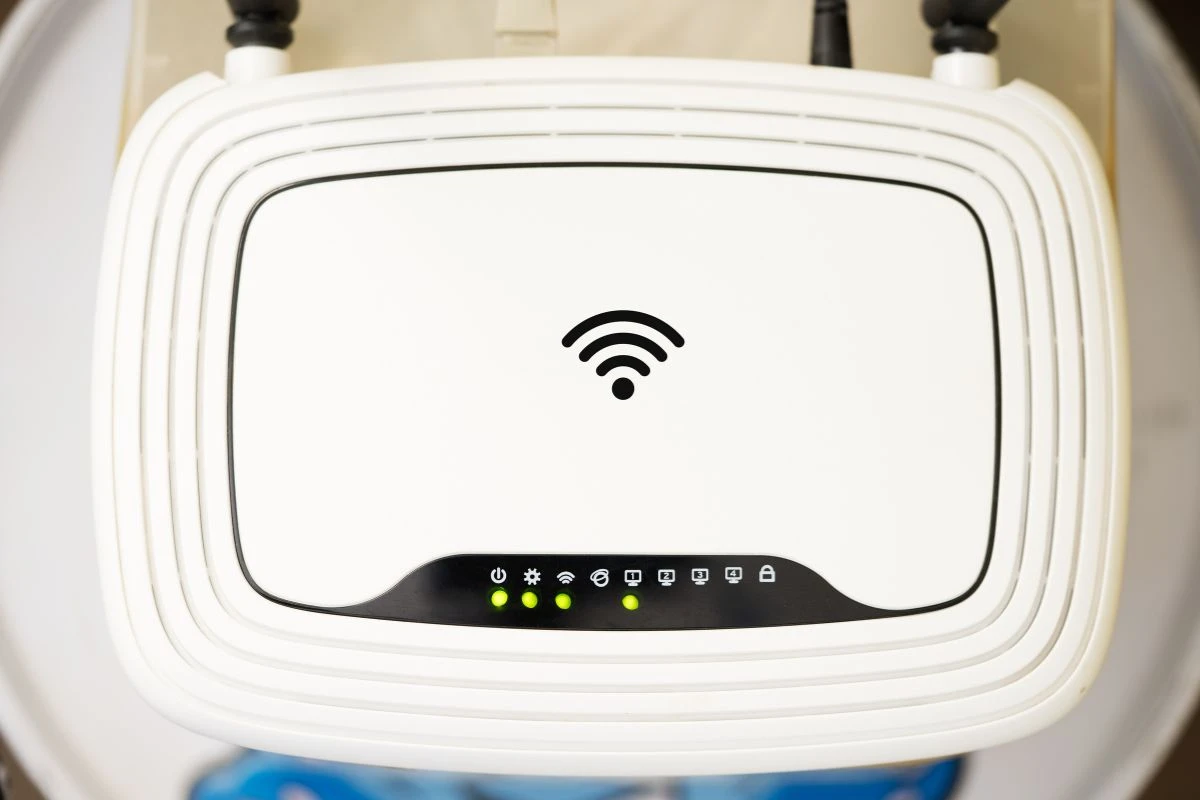 Desligar o Wi-Fi ao sair de casa é necessário? Especialista responde