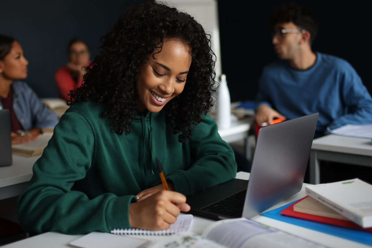 Matrículas crescem na educação técnica, que garante salários maiores