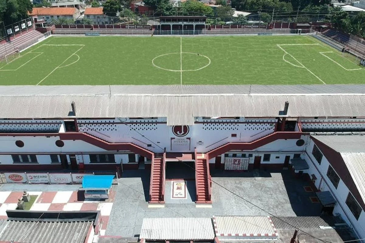 Polícia apura estelionato e associação criminosa em clube tradicional de SP
