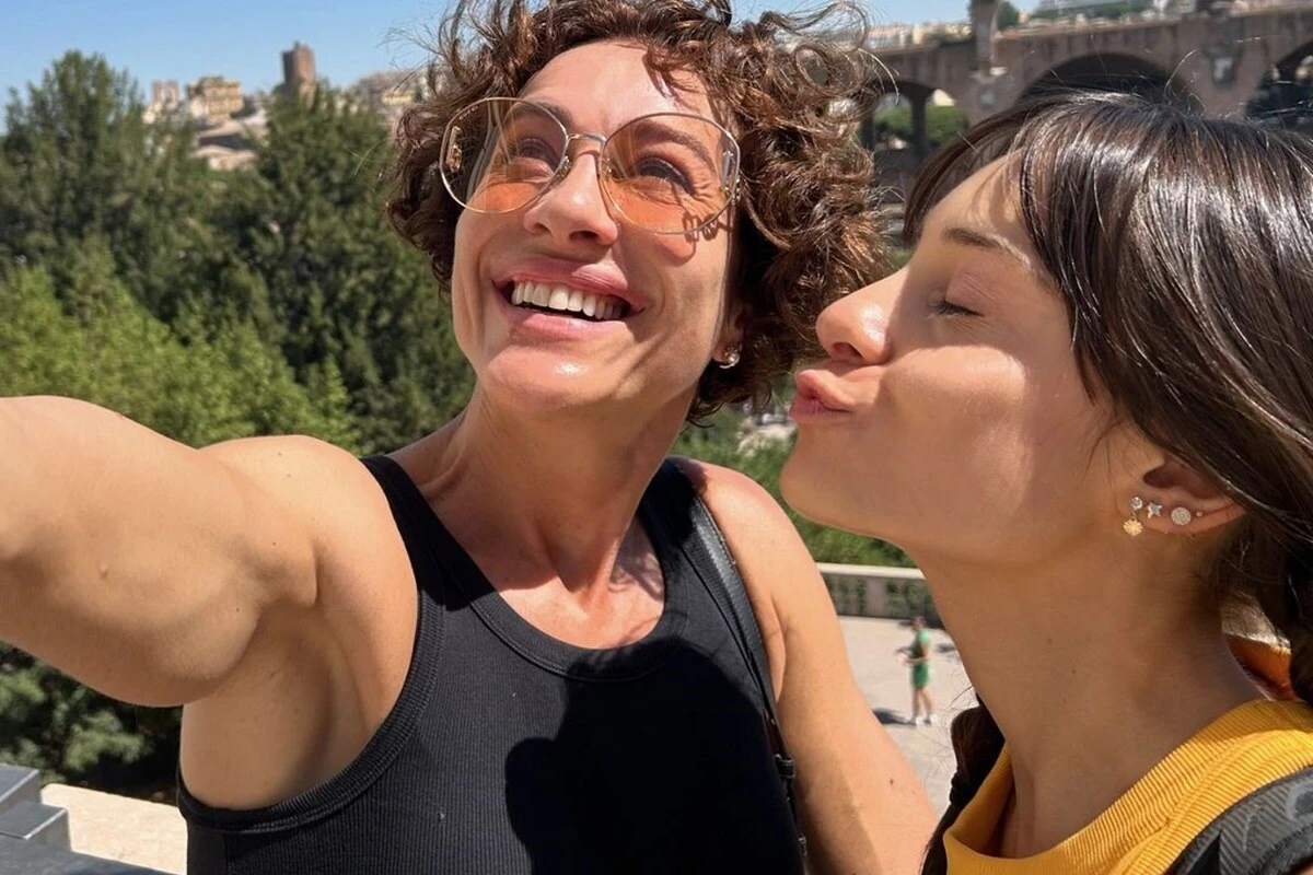 Filha de Cynthia Benini e André Gonçalves sofre duas fraturas no fêmur