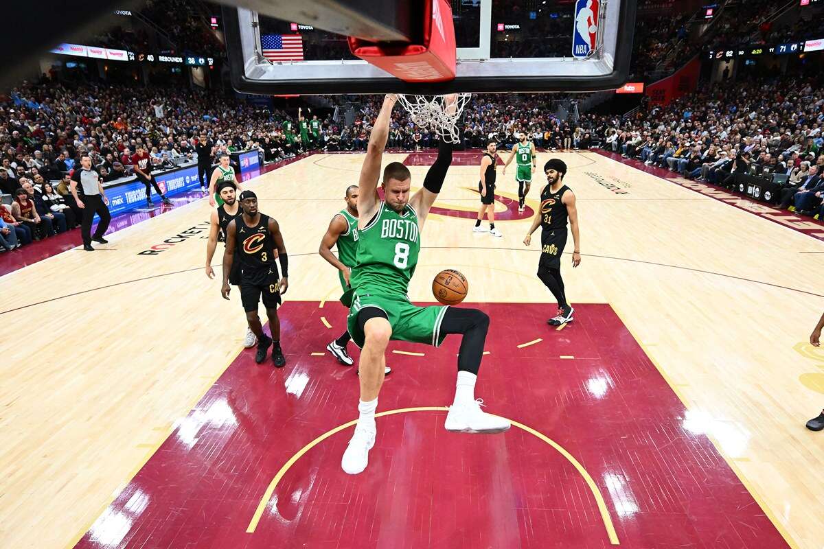 Celtics administram vantagem e vencem Cavaliers fora de casa