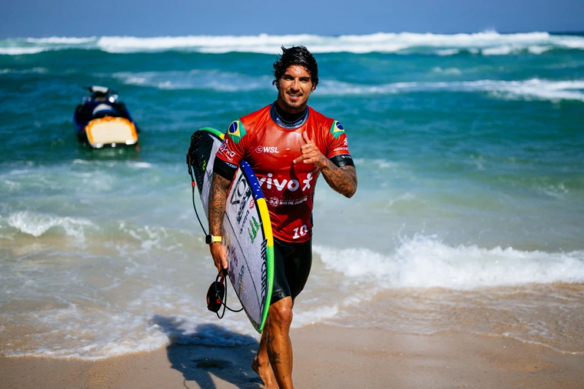 Sobre as ondas de Teahupo’o, Medina busca seu primeiro pódio olímpico