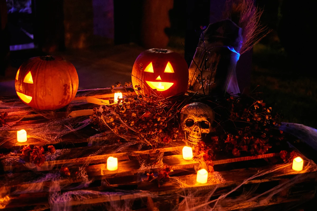Magias de Halloween: confira rituais encantados para atrair o amor