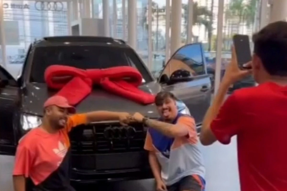 Influenciador ostentação alvo da Justiça já pediu dinheiro do governo