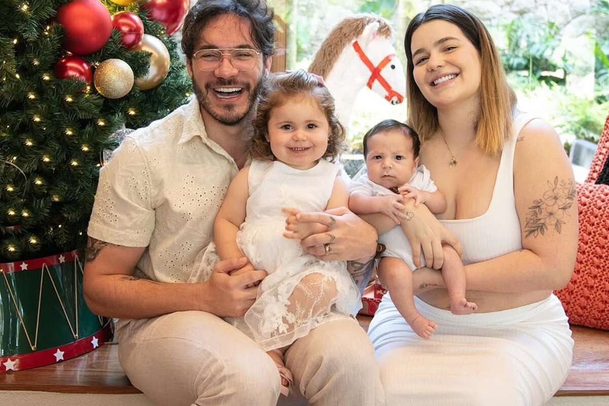 Fotos: Viih Tube comemora Natal em casa e com a “família completa”