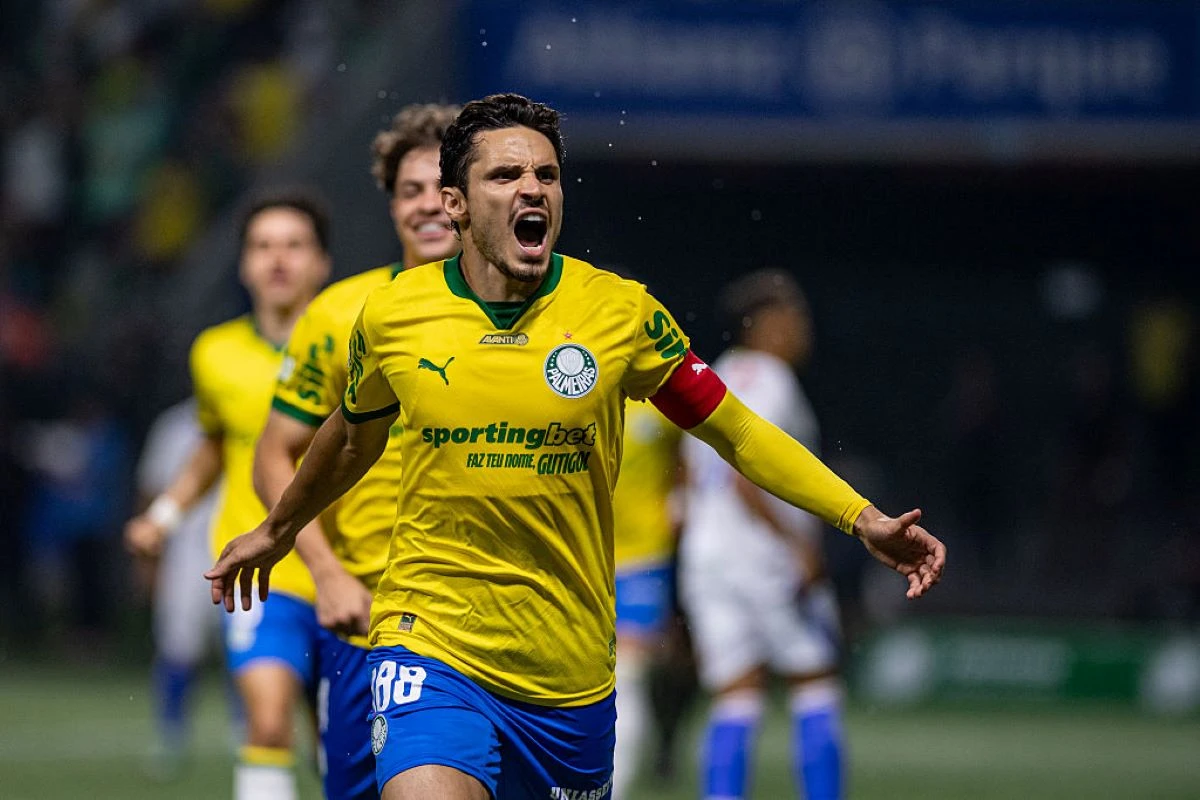 Raphael Veiga minimiza ausência de convocados para jogo do Brasileirão