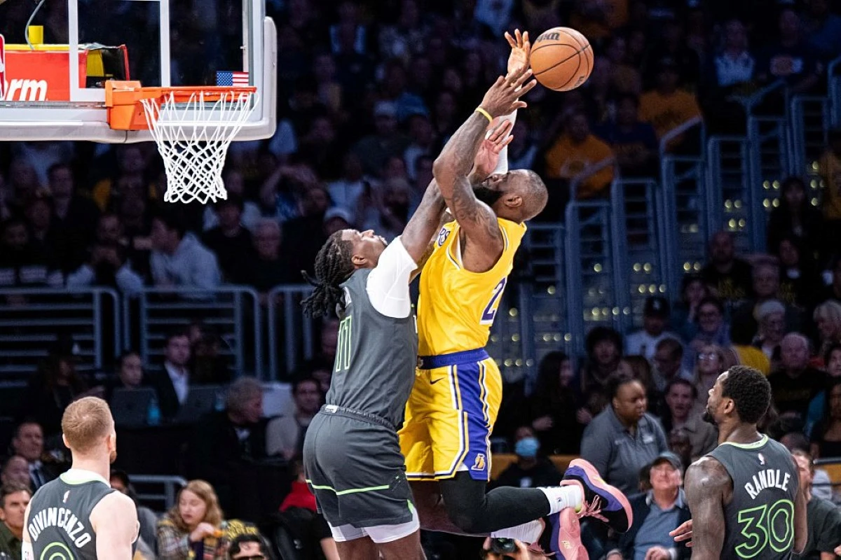 Gobert brilha, Timberwolves batem Lakers e eliminam rival nos playoffs