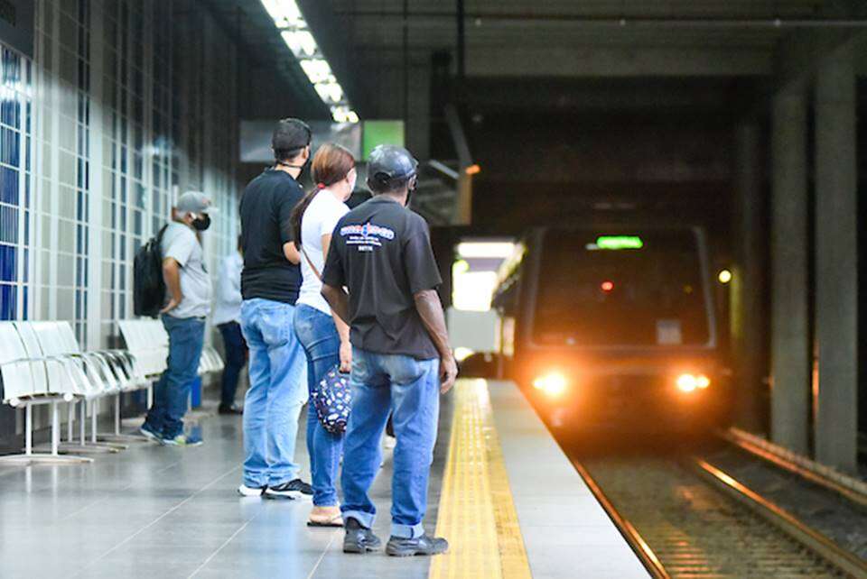 Ônibus e metrô do DF registram alta no 2º dia de Carnaval