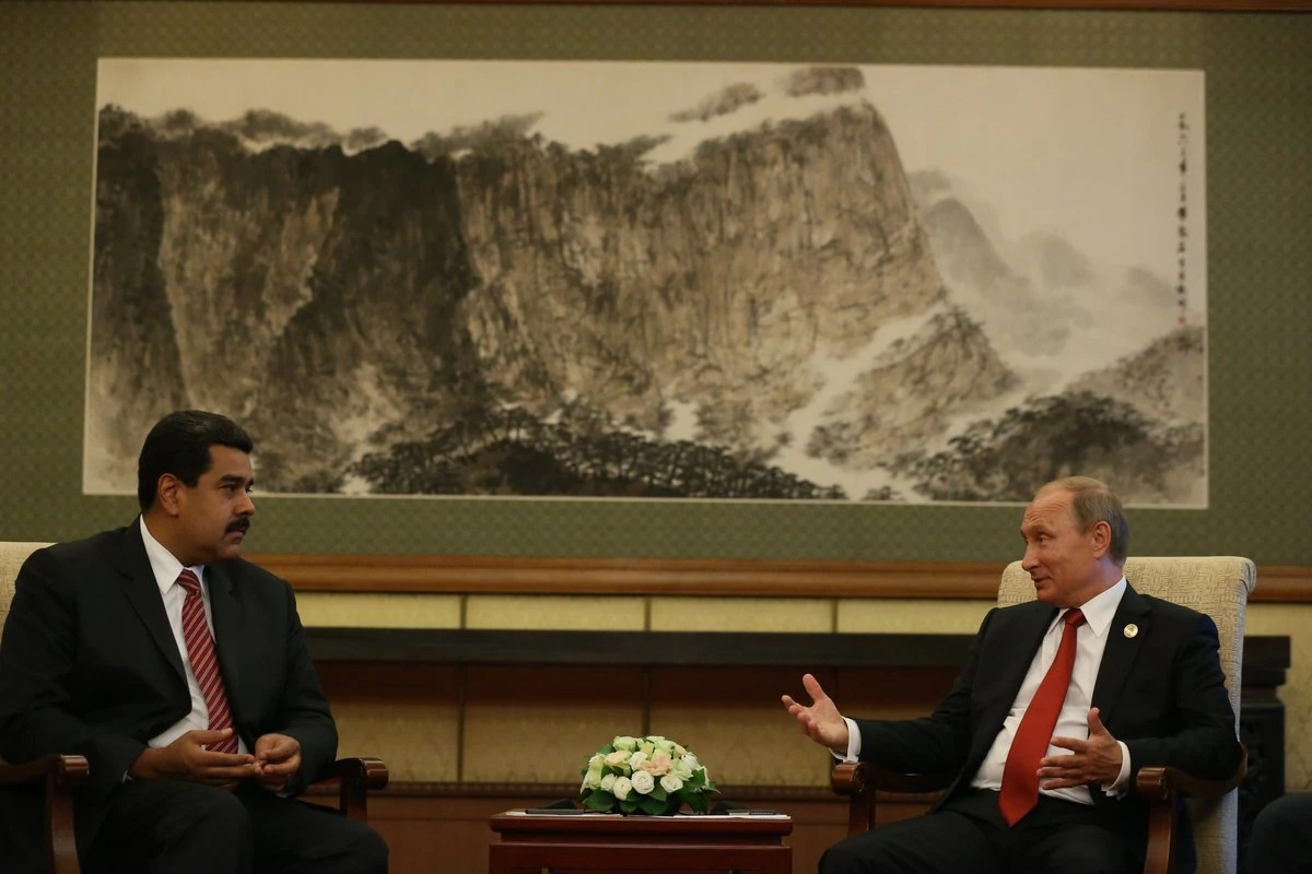 Rússia acompanha Venezuela em meio a tensão com EUA, diz porta-voz