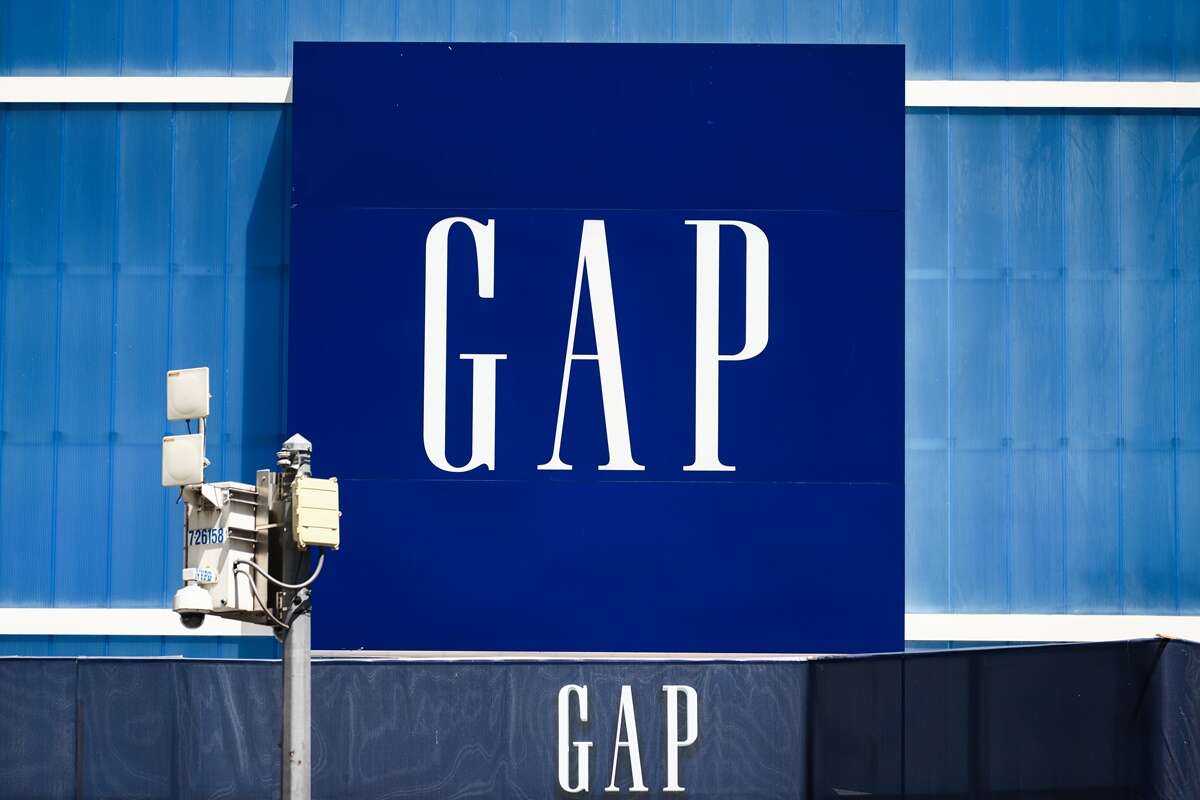 Muito além do logotipo: Gap apresenta nova personalidade em campanhas