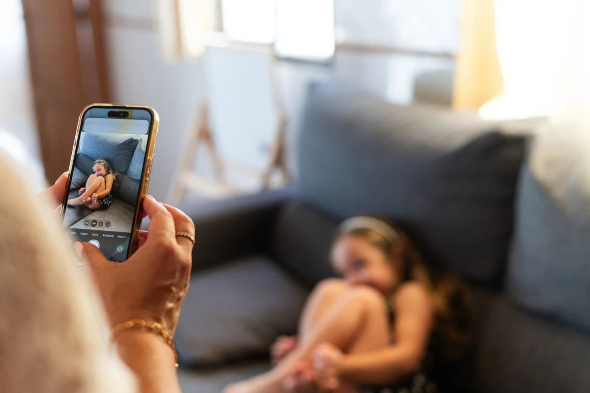 Caso Felca, sharenting e adultização: entenda como proteger seu filho