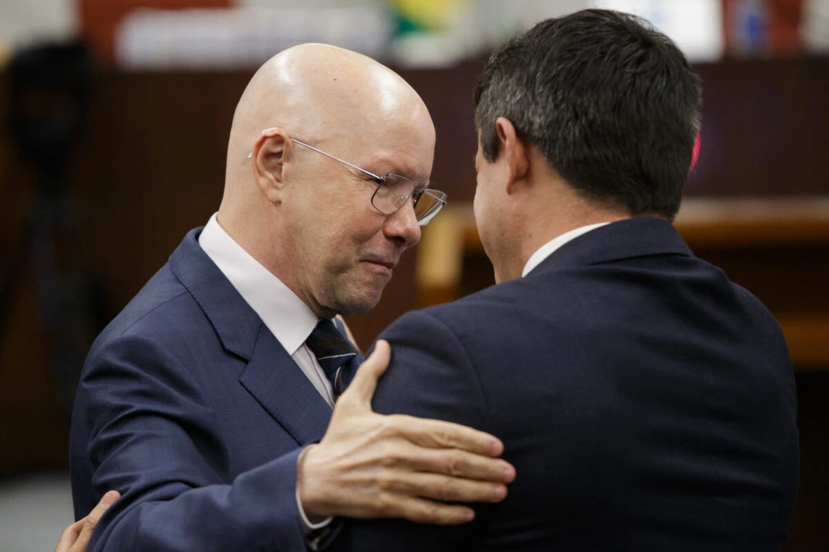 Advogado nega que Garnier tenha colocado tropas à disposição de golpe. Siga ao vivo no YouTube