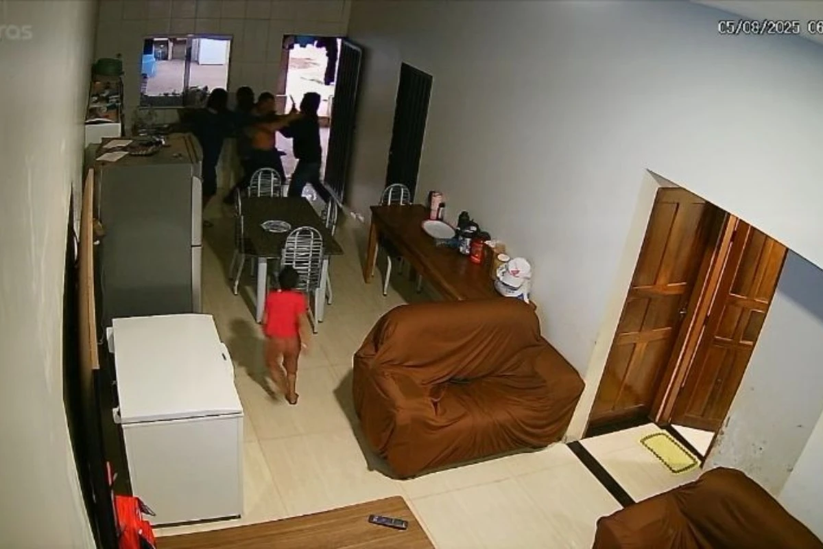 Empresário tem casa invadida e é morto na frente do filho de 4 anos