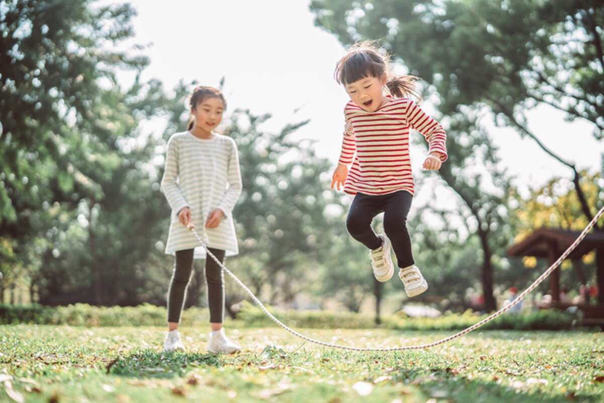 Exercícios físicos e boa alimentação são indispensáveis na infância