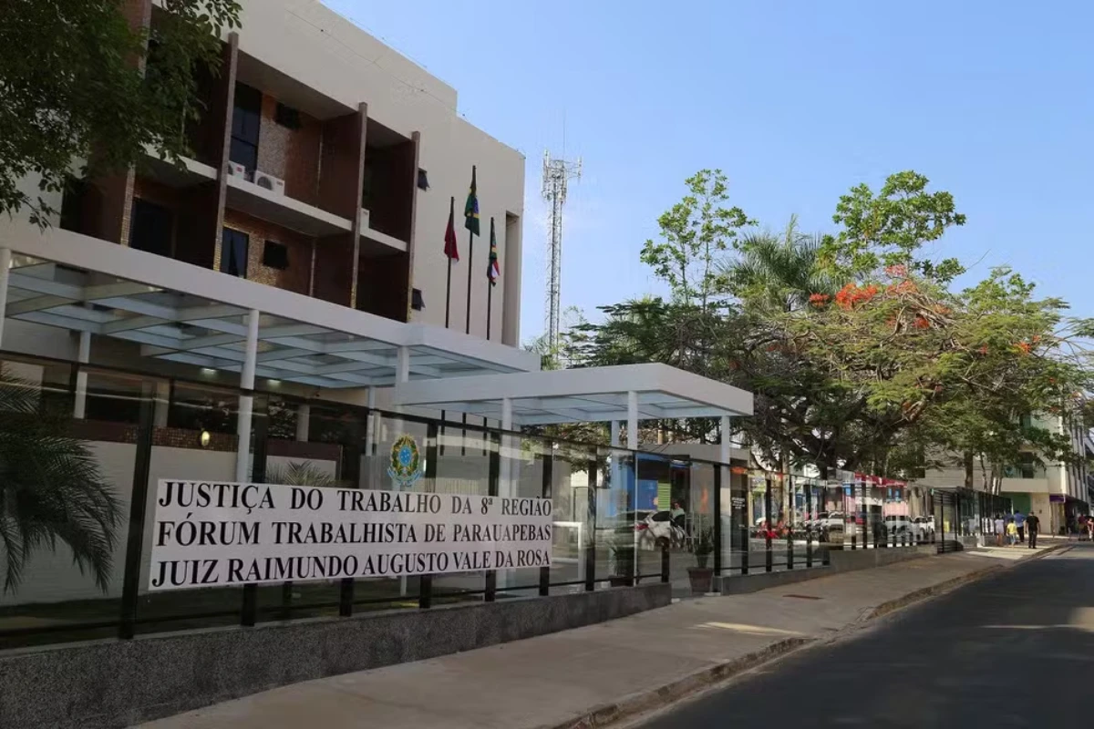 Empresa é condenada por obrigar mulher a fazer “número 2” em sacolas